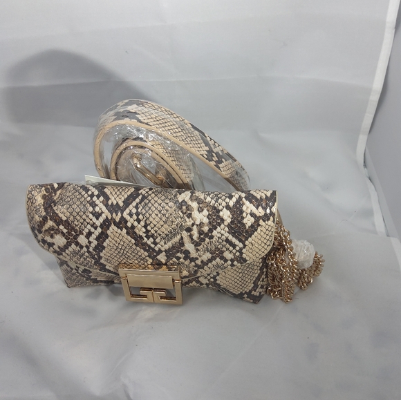 Purse/Fanny Pack - Picture 4 of 12